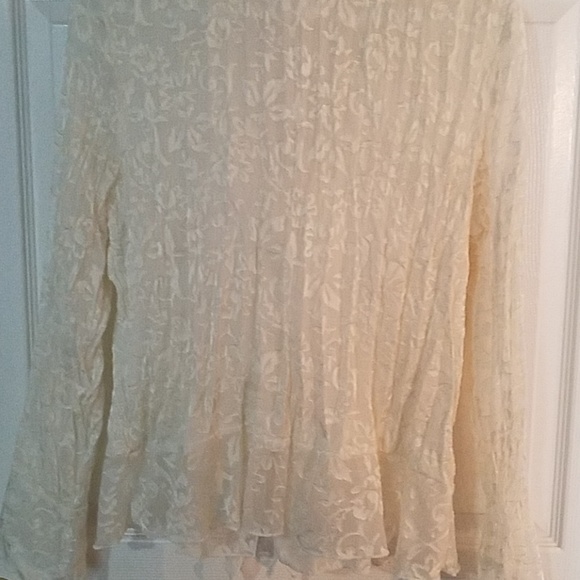 Beautiful cream feminine blouse - Picture 4 of 4